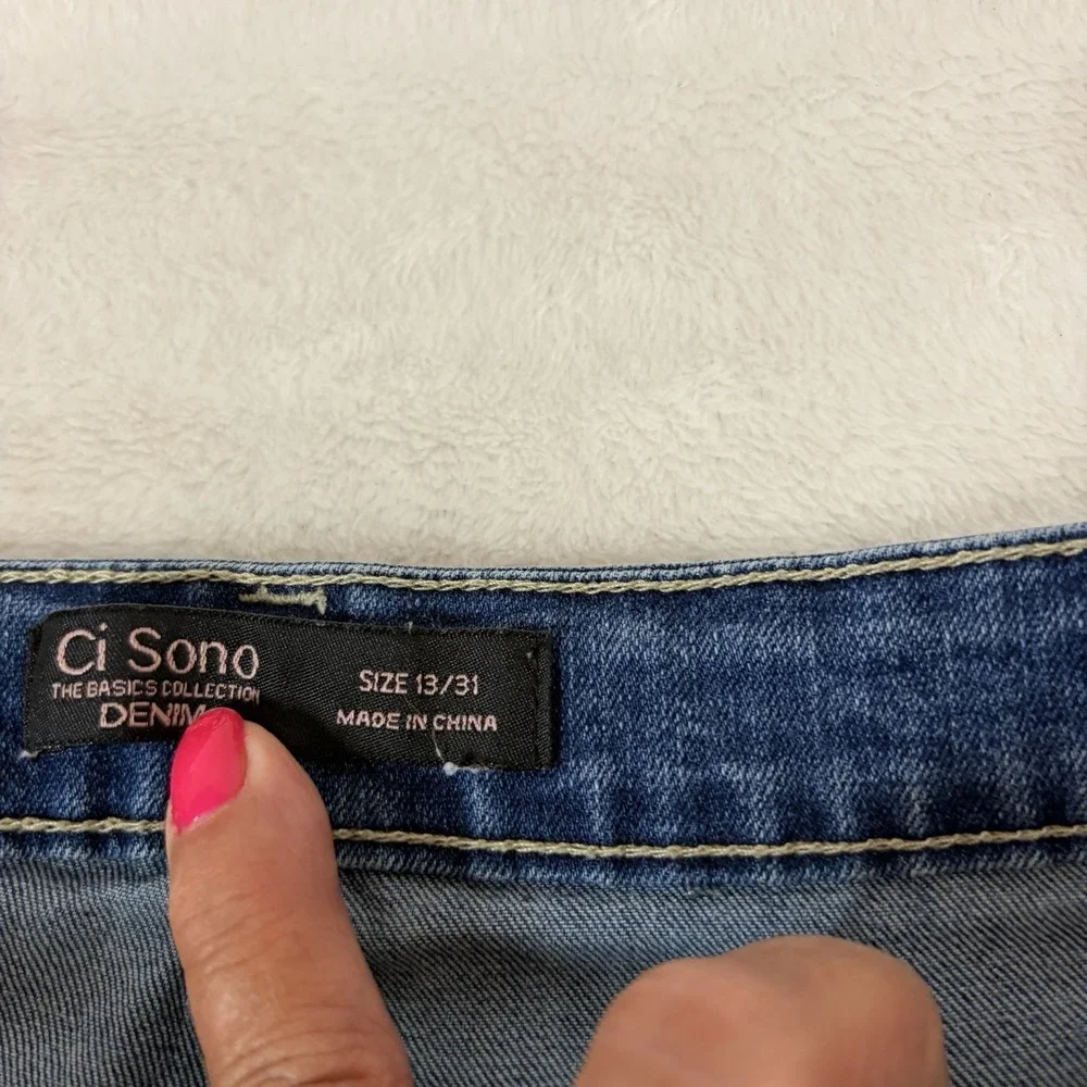 Ci‎ Song Denim Shorts Distressed Pearl embellished 13/31 Y2K style Festival Raw